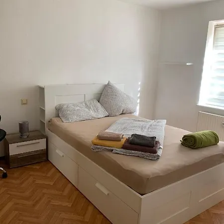 Apartament Lea West *